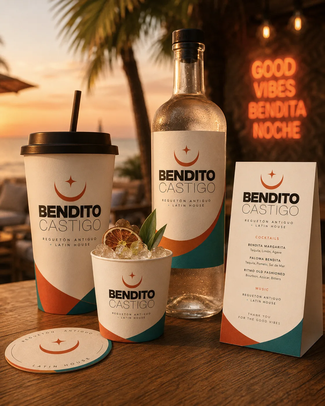 Vasos, botella, posavasos y carta de cócteles de Bendito Castigo en la barra